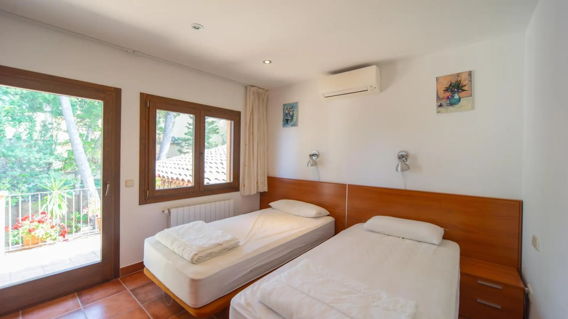 فيلا Casa De Lujo En Torre Valentina كالونج 0*,  إسبانيا